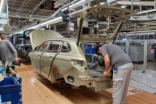 Volkswagenu prudce klesl zisk, Škoda Auto naopak posílila výrobu i prodeje - Novinky